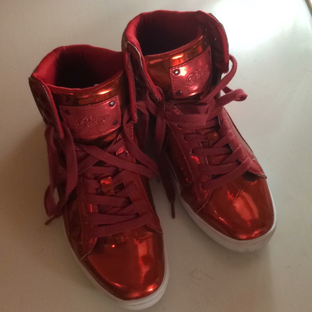 Red pastry Pom dance shoes